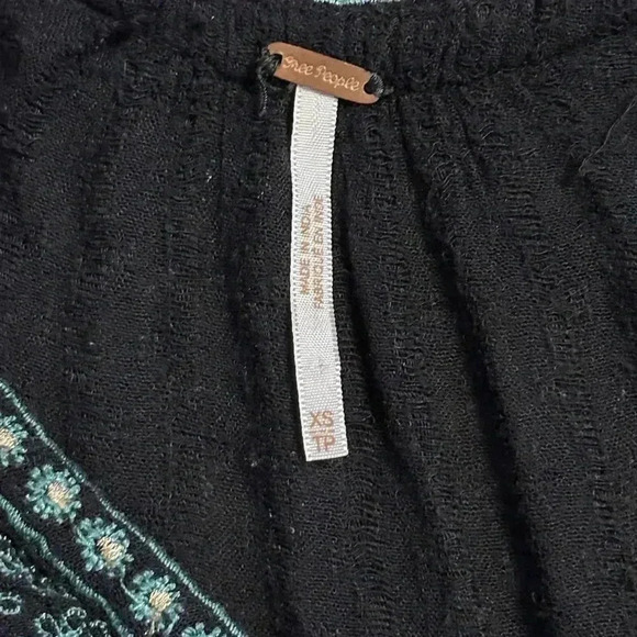 Free People Embroidered Cropped Boho Top Bell Sleeves XS - Picture 6 of 6